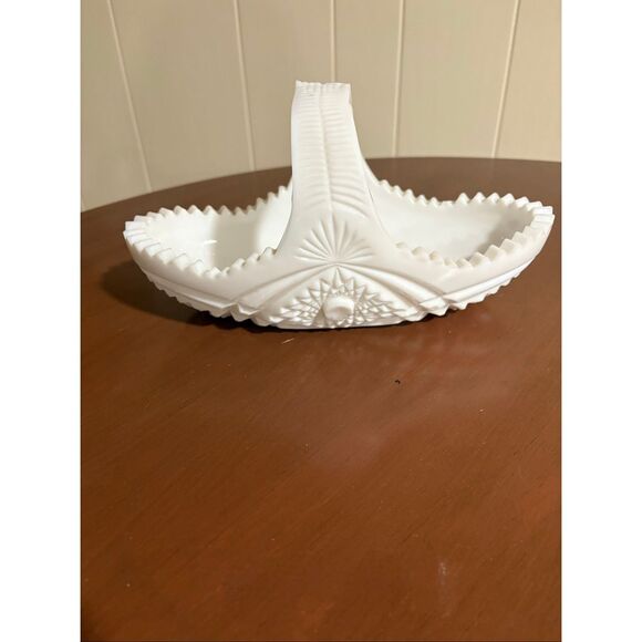 Martec Milkglass, Vintage, Basket Milkglass, Starburst, Star pattern - Picture 2 of 5